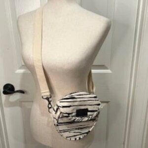 Obey Canteen style  crossbody bag purse Black & White canvas 7" adjustable strap